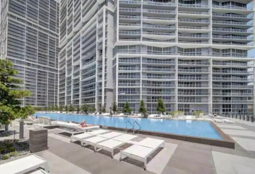 Icon Brickell Luxury Residence