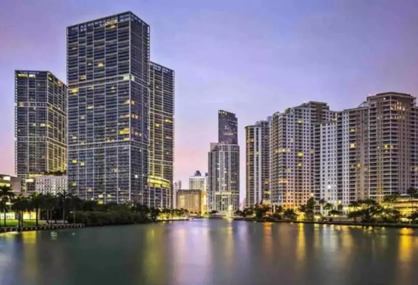 Icon Brickell Luxury Residence