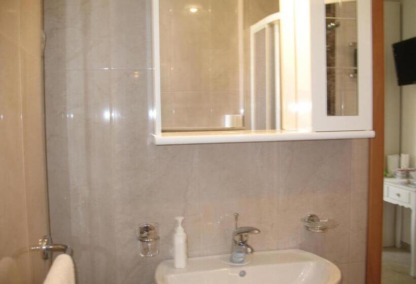 بنسيون Affittacamere Antonella