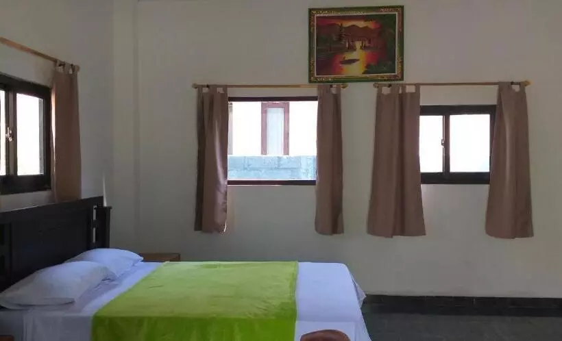 ペンション Amed View Guesthouse