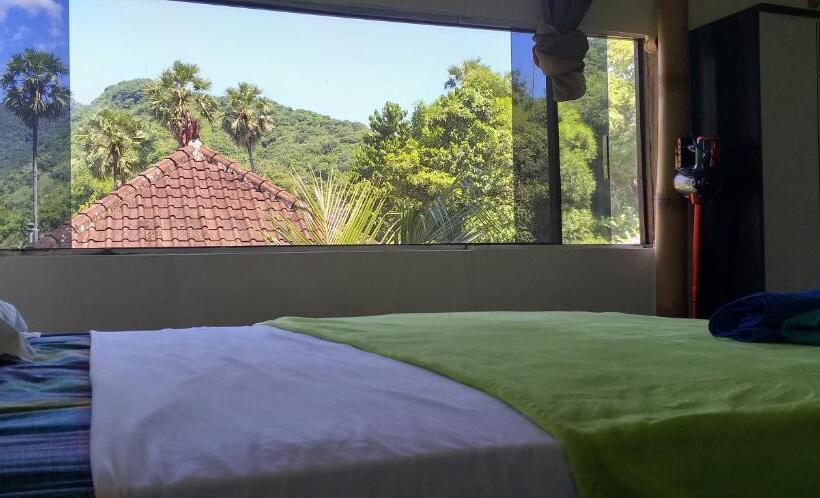 ペンション Amed View Guesthouse