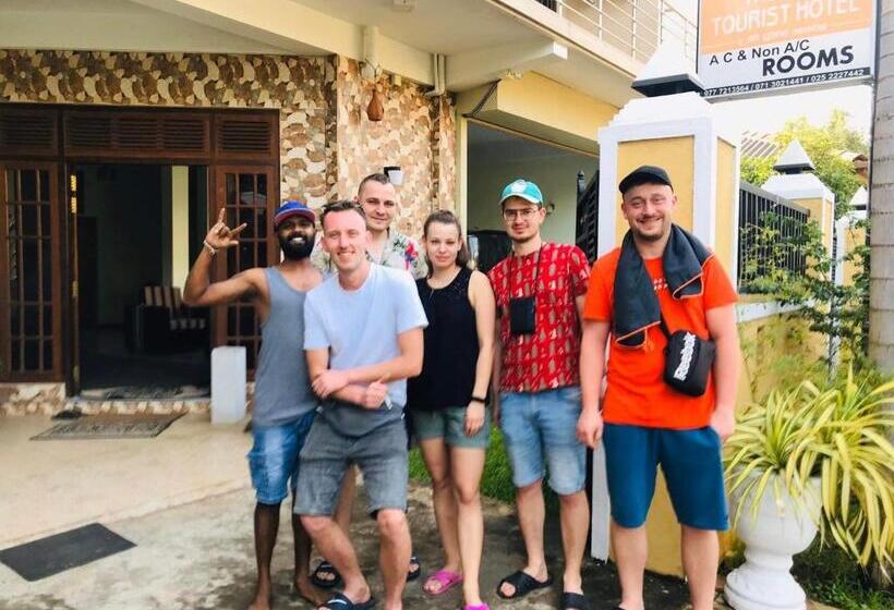 مبيت وإفطار The City Tourist