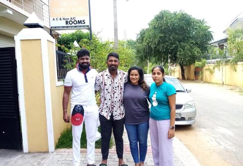 مبيت وإفطار The City Tourist