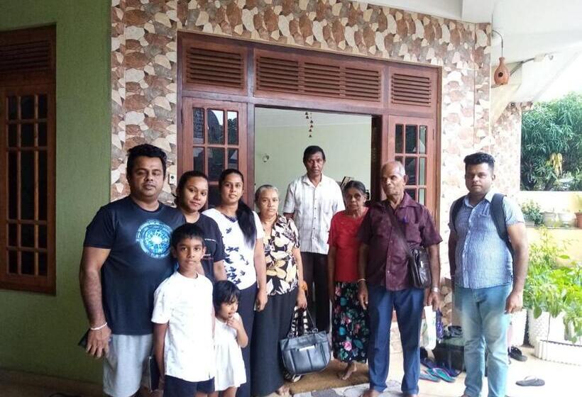 مبيت وإفطار The City Tourist