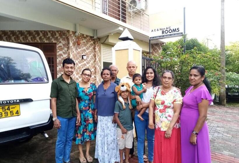 مبيت وإفطار The City Tourist