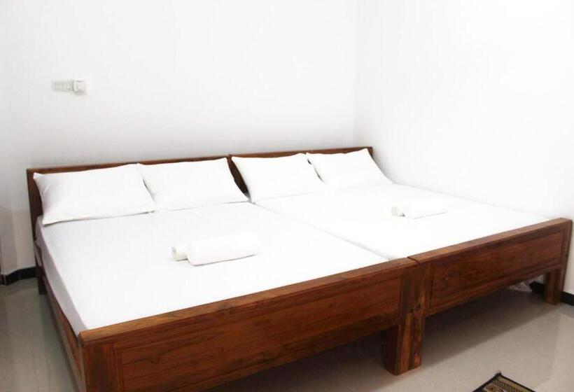 مبيت وإفطار The City Tourist