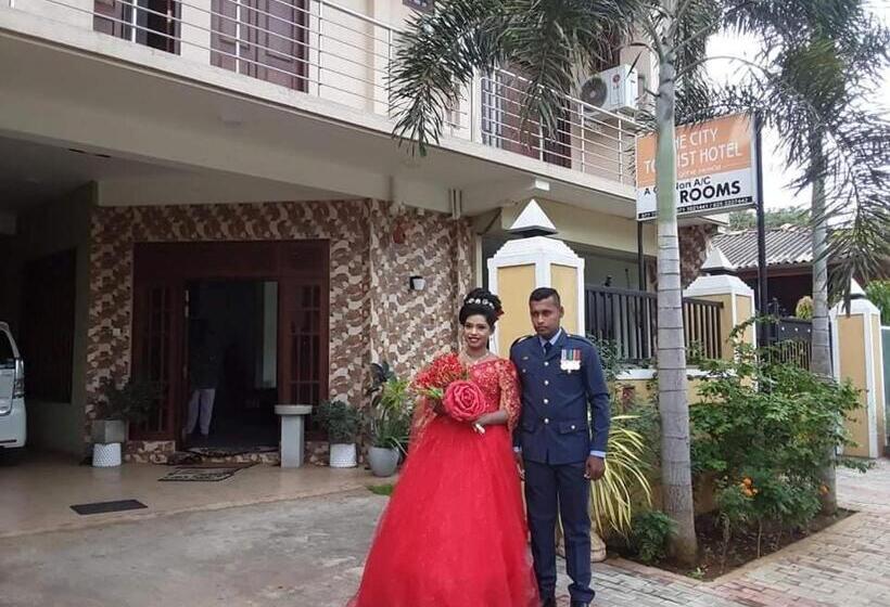 مبيت وإفطار The City Tourist