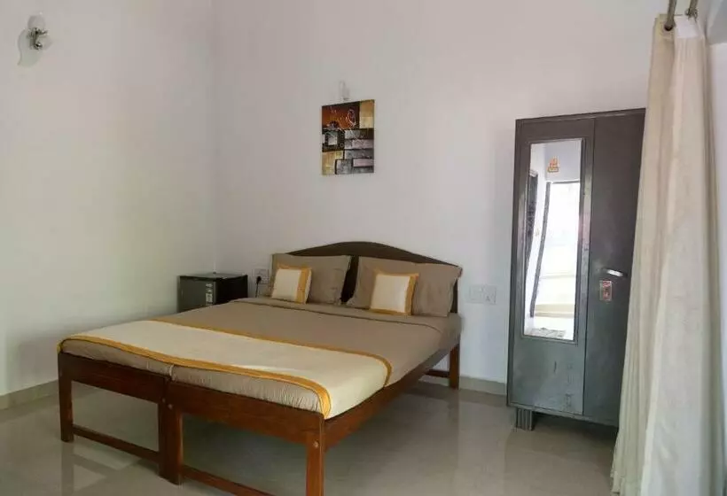 ペンション Hill Top Goa Lodge