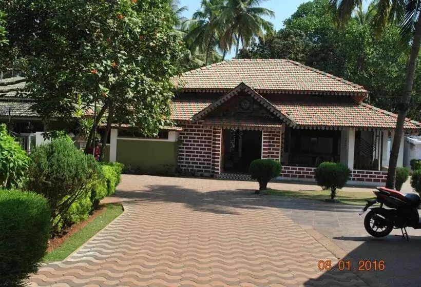 ペンション Hill Top Goa Lodge