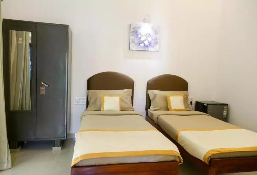 ペンション Hill Top Goa Lodge