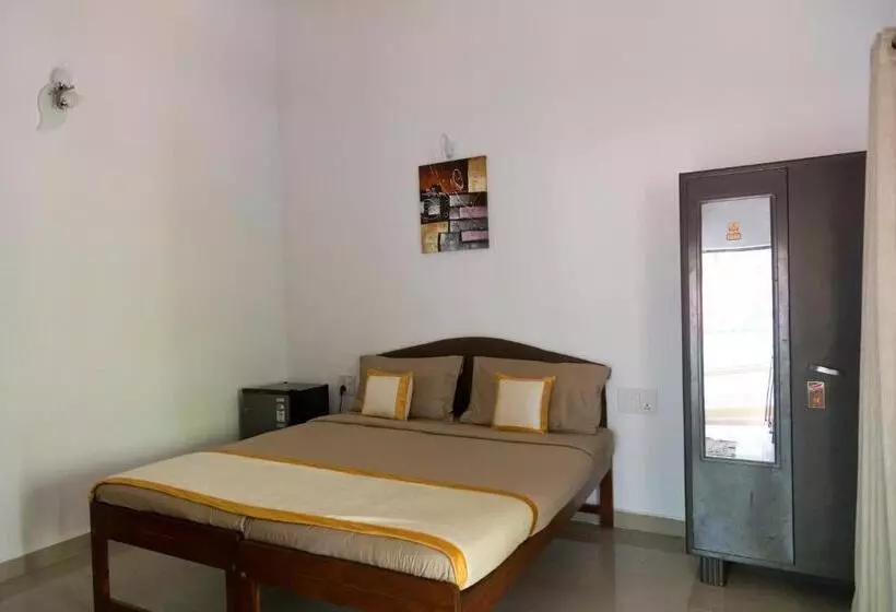 ペンション Hill Top Goa Lodge