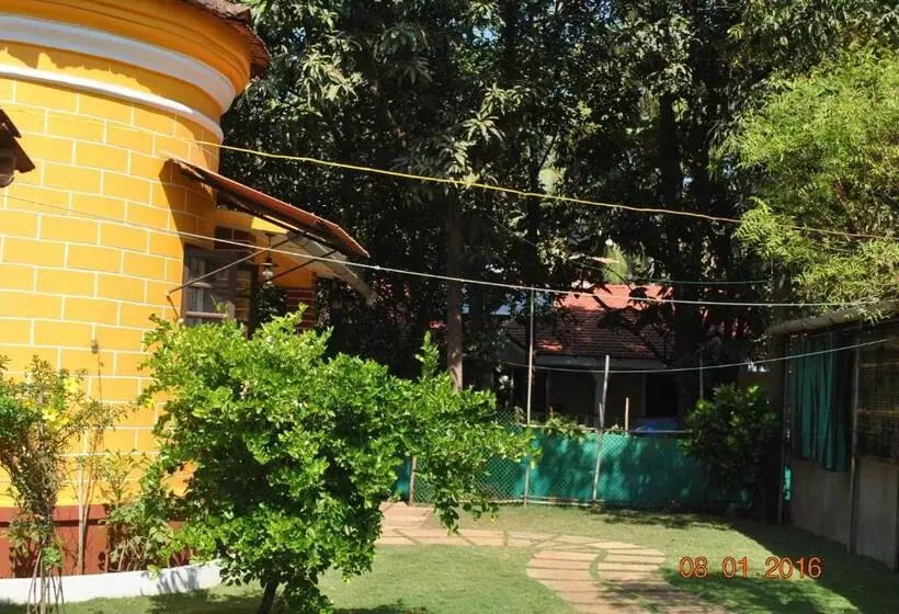 ペンション Hill Top Goa Lodge