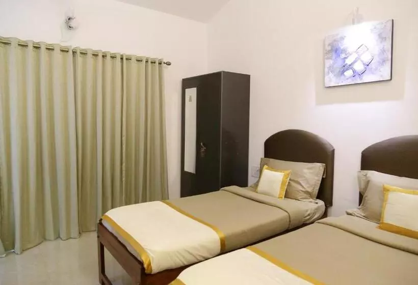ペンション Hill Top Goa Lodge
