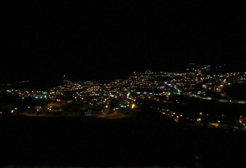 پانسیون Petra Skylight