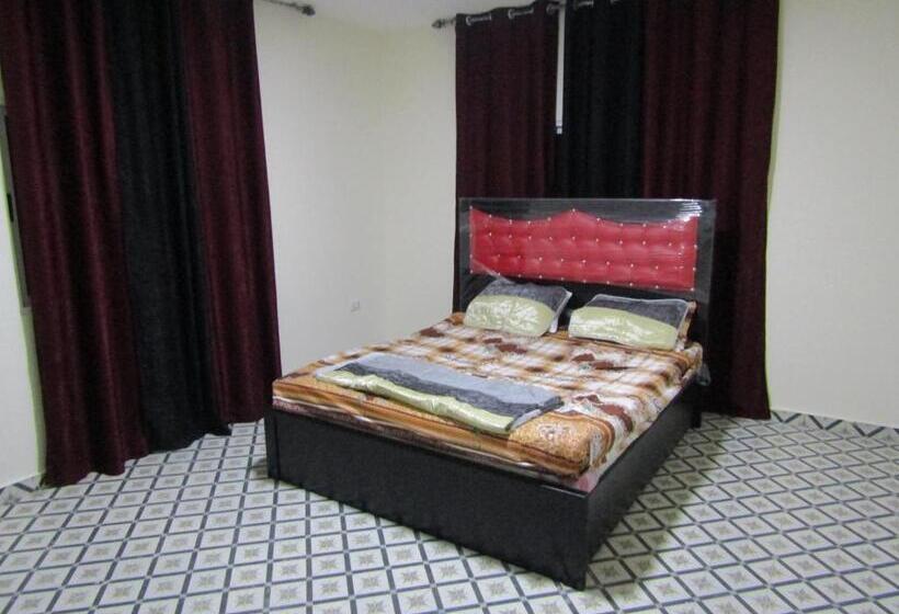 پانسیون Petra Skylight