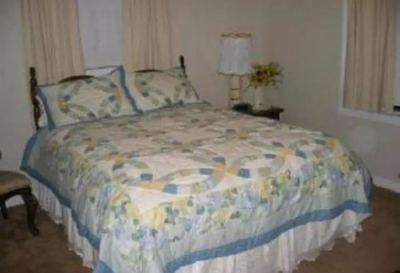 ベッドアンドブレックファースト Pine Tree Inn