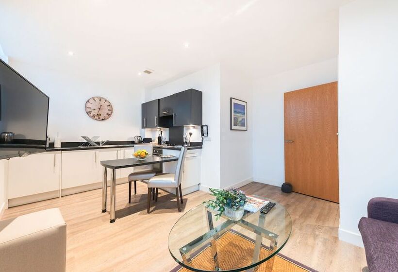 Braid Apartments By Mansley