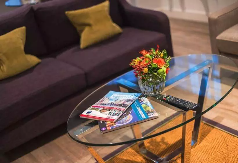 Braid Apartments By Mansley