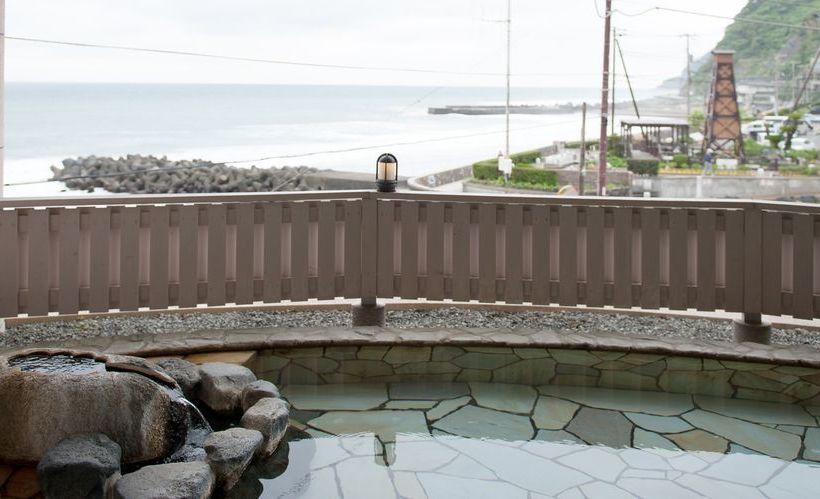 Отель Atagawa Seaside