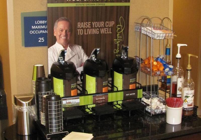 فندق Cobblestone Inn & Suites  Ambridge