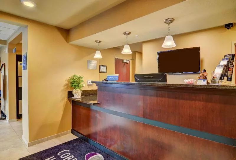 فندق Cobblestone Inn & Suites  Ambridge