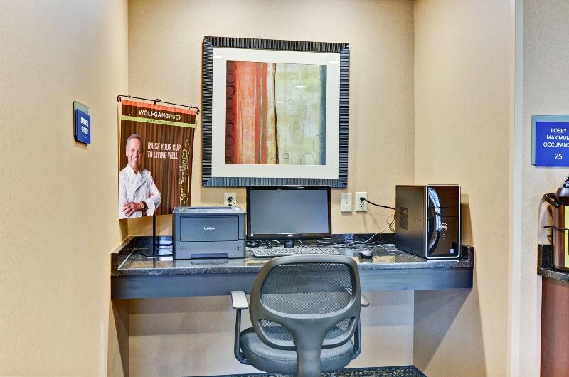 فندق Cobblestone Inn & Suites  Ambridge