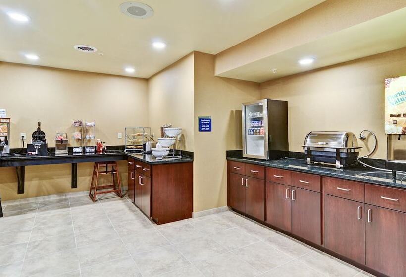 فندق Cobblestone Inn & Suites  Ambridge