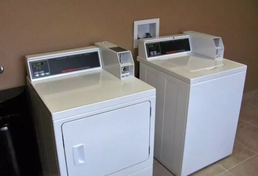 فندق Cobblestone Inn & Suites  Ambridge