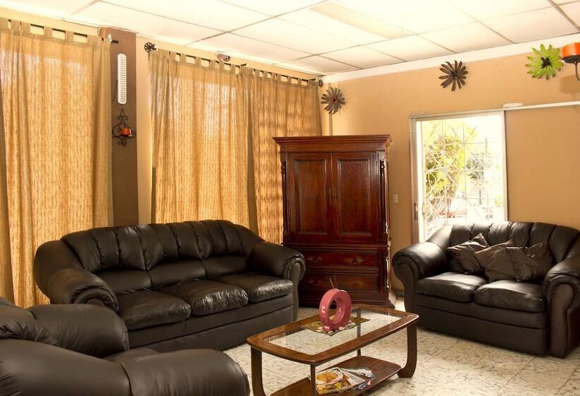 Отель Manantiales El Salvador