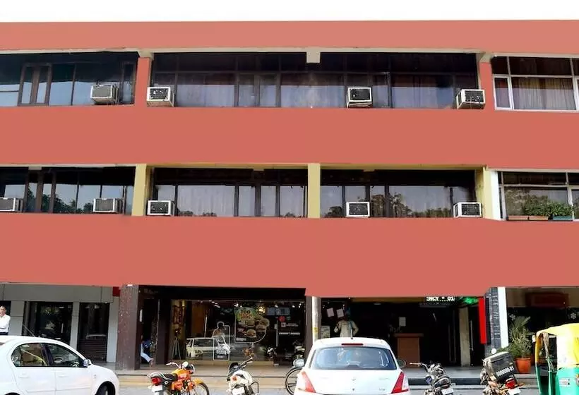 هتل Oyo Rooms Sector 35 B Chandigarh