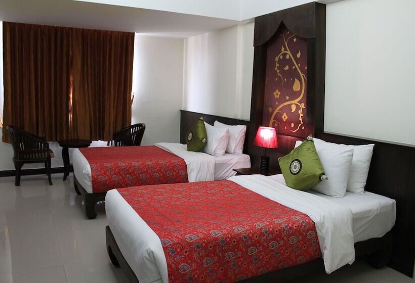 ホテル At Phuket Inn Patong Beach