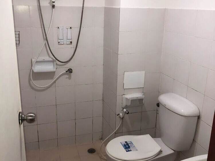 ホテル At Phuket Inn Patong Beach