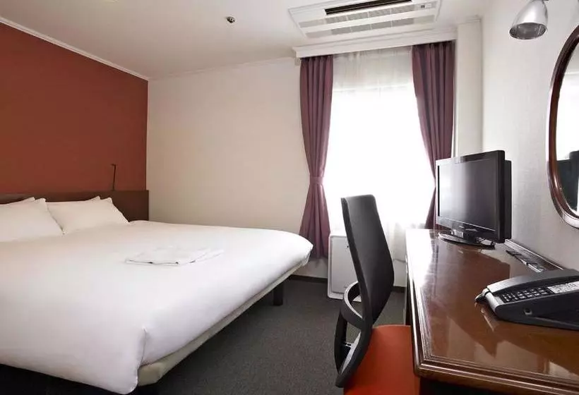 Отель The B Kyoto Sanjo