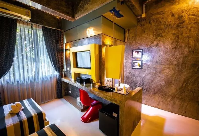 هتل The B Ranong Trend