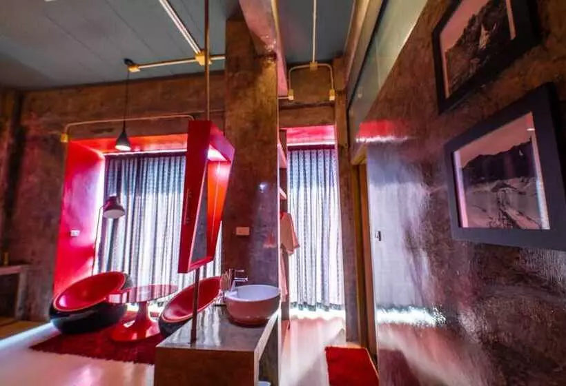 هتل The B Ranong Trend