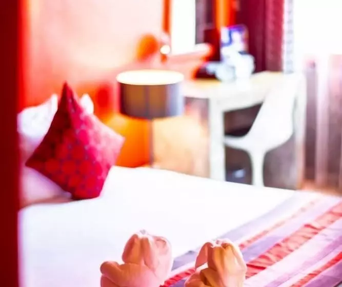 هتل The B Ranong Trend