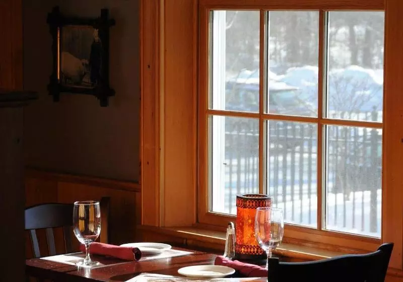 ホテル The Lyme Inn