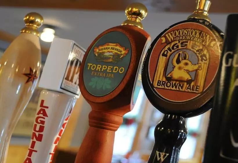 ホテル The Lyme Inn