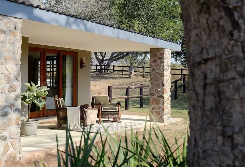 هتل Tomjachu Bush Retreat