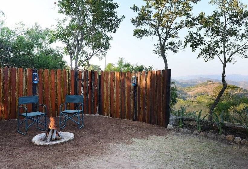 בית מלון כפרי Tomjachu Bush Retreat