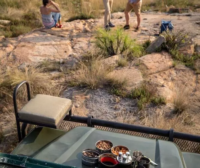 هتل Tomjachu Bush Retreat