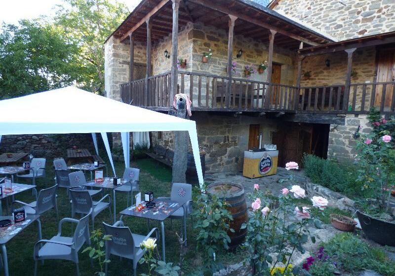 膳宿费 La Posada De Pedrazales