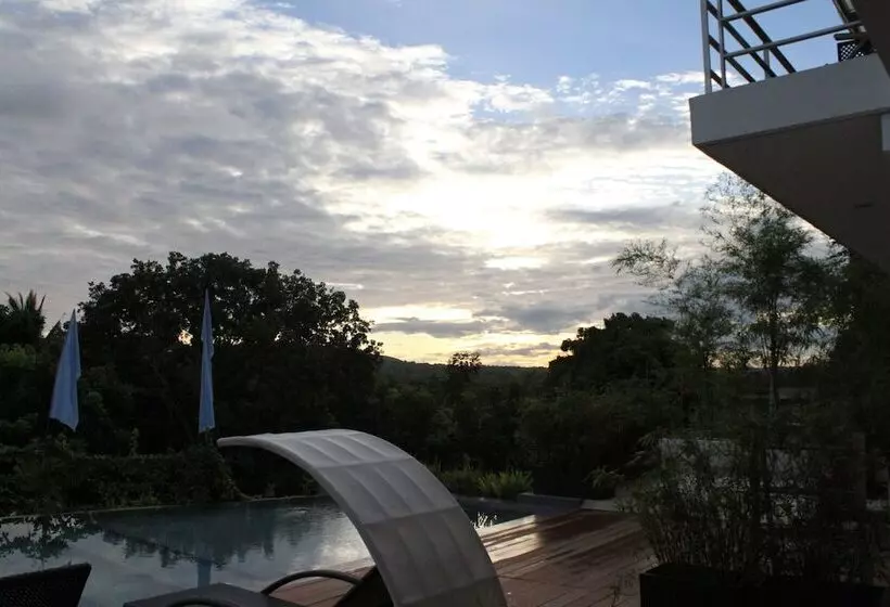 استراحتگاه Ocean Suites Bohol Boutique