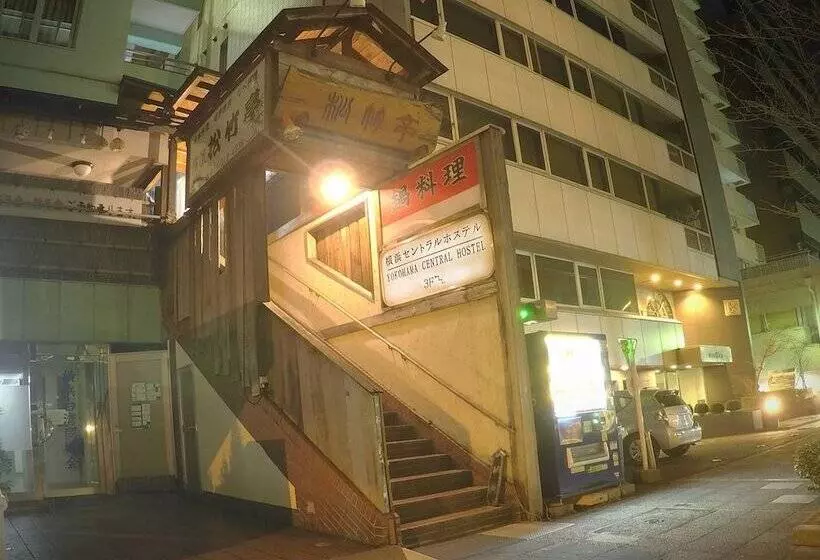 Yokohama Central Hostel