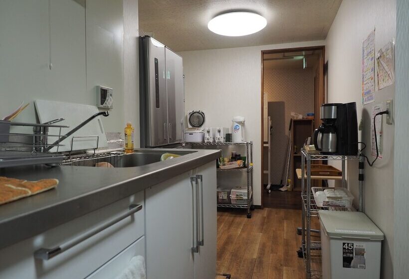 Yokohama Central Hostel