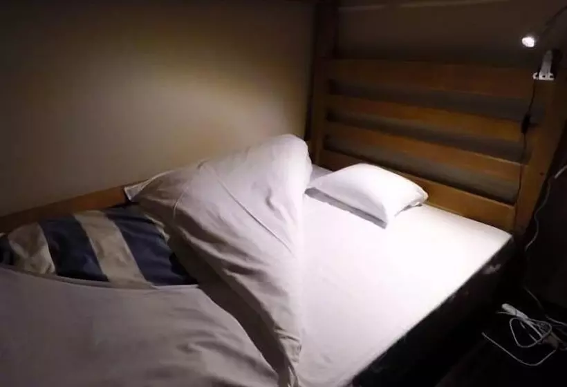 Yokohama Central Hostel