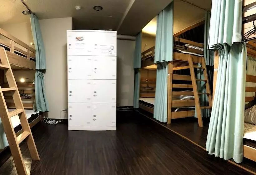 Yokohama Central Hostel