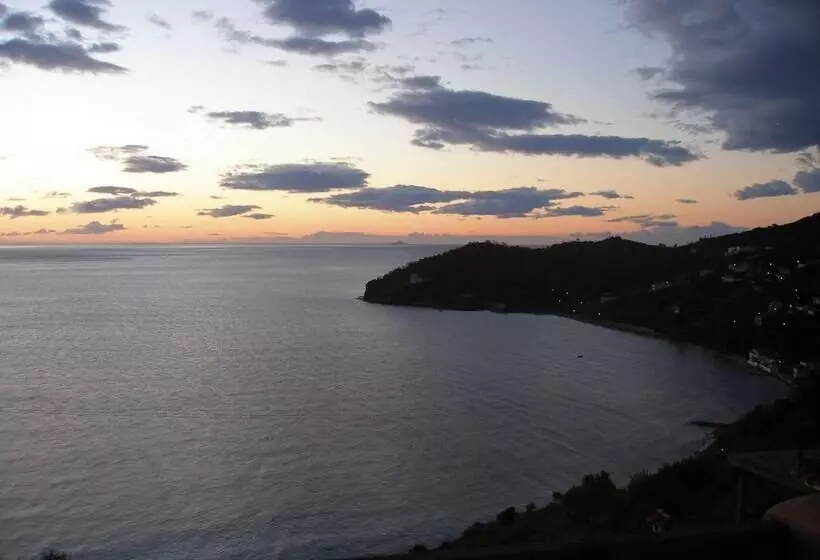 Apelon Tiritas Villas