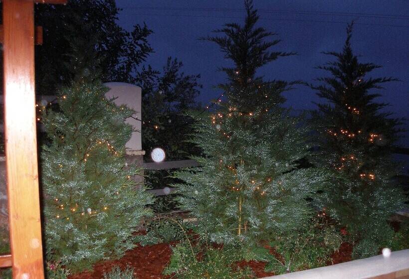 Apelon Tiritas Villas