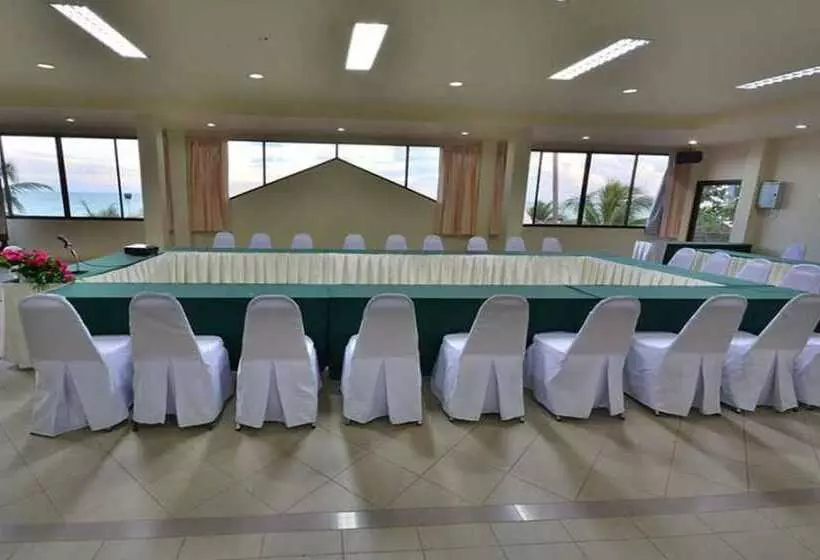 Hotelli Alongkot Beach Resort Khanom